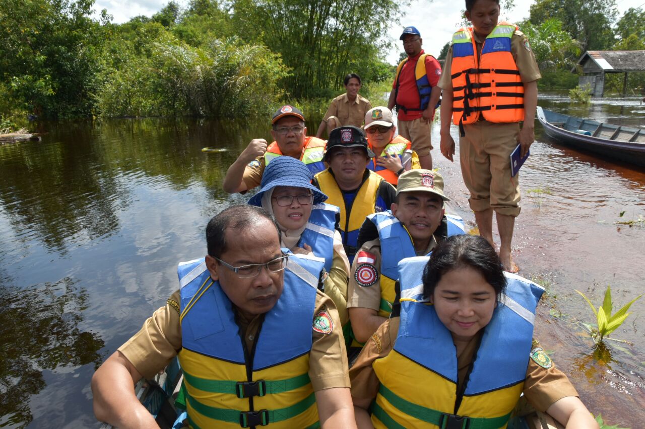 Badan Penanggulangan Bencana Prov. Kalteng Meninjau Lokasi Banjir di Keluarahan Marang