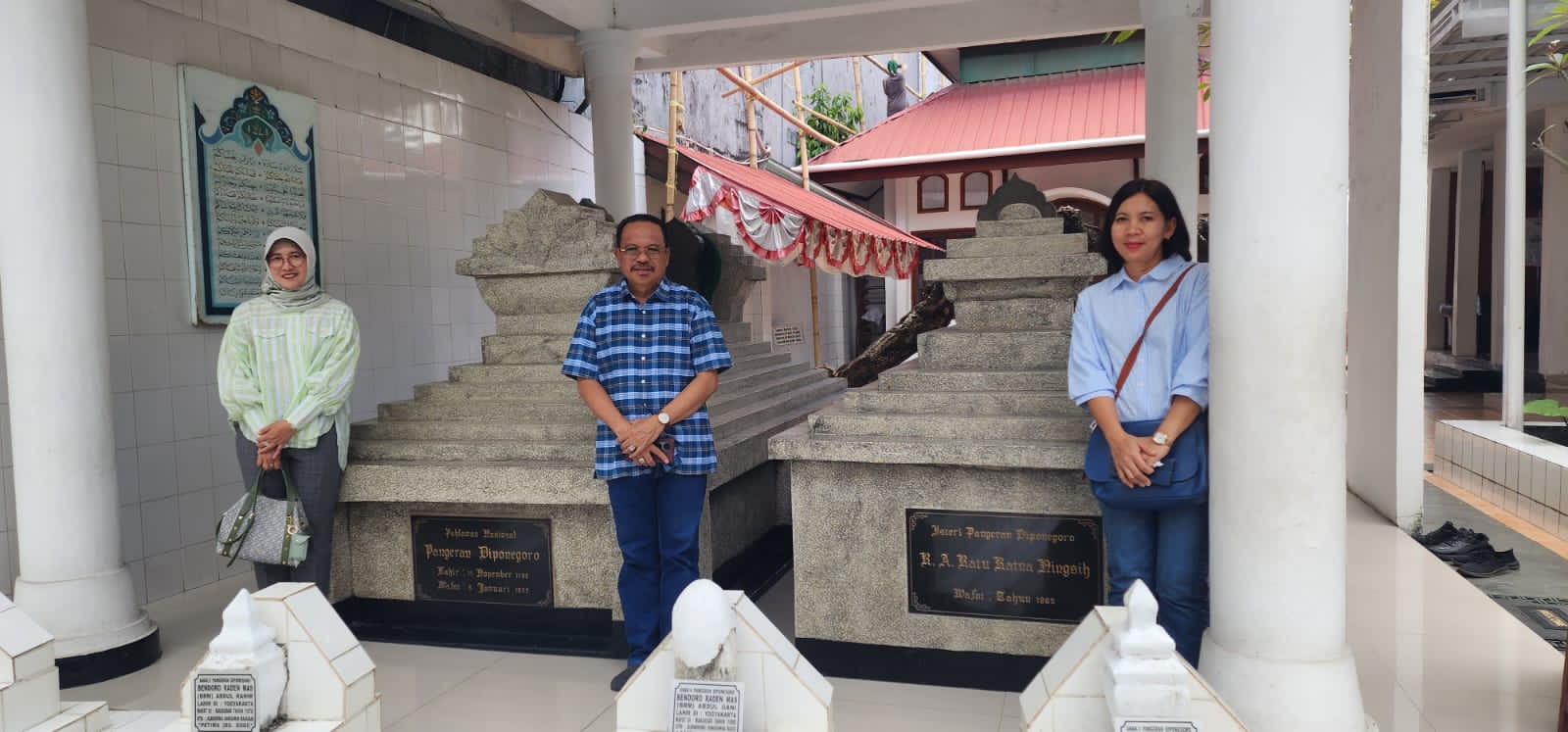 Ziarah ke Makam Sultan Hasanuddin dan Diponegoro, Sekda Kalteng Nuryakin Tekankan Spirit Perjuangan Pahlawan Harus Diejawantahkan Dalam Dimensi Saat ini