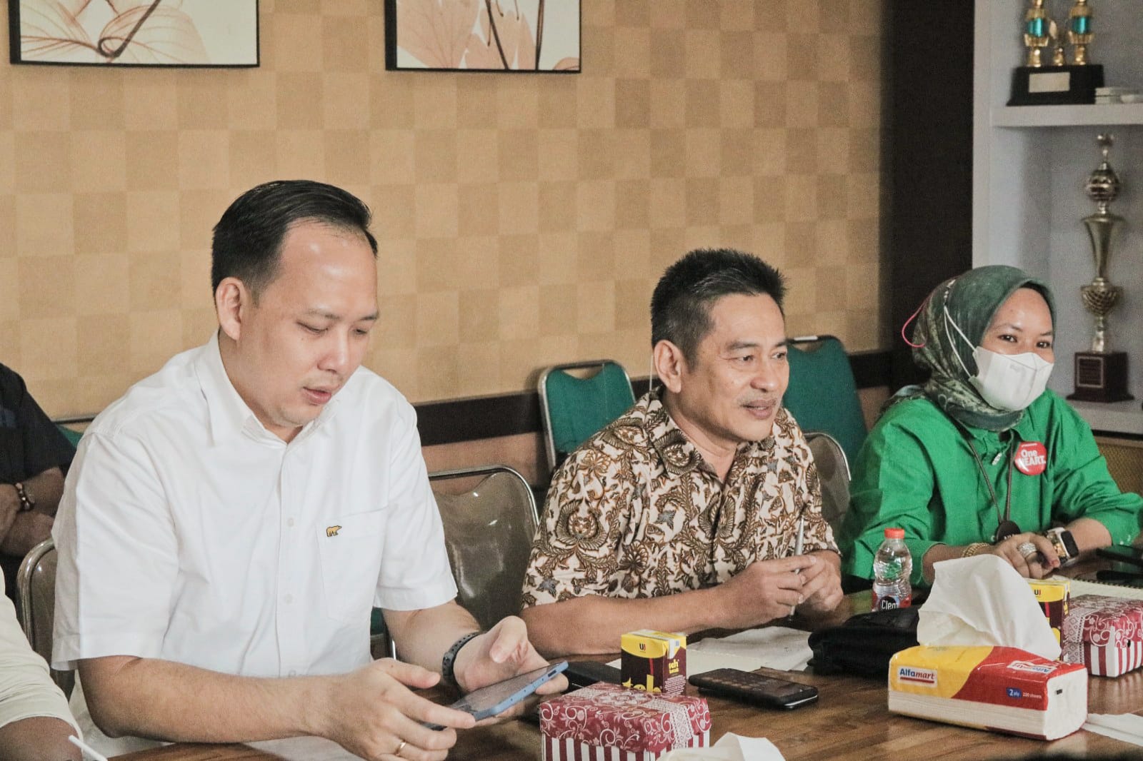 Bapenda Sosialisasikan UU No 1 Tahun 2022 dan Perpres No 35 Tahun 2023 bersama Paguyuban Dealer Kalimantan Tengah