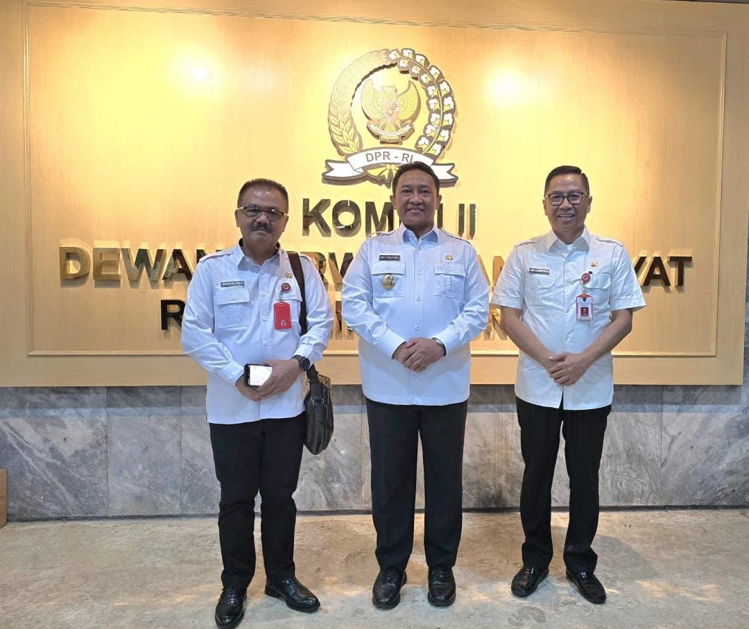 Wagub Edy Pratowo Hadiri Rapat Kerja dan Rapat Dengar Pendapat dengan Komisi II DPR RI