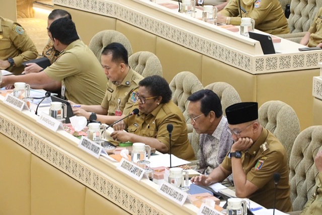 Rapat Bersama Komisi II DPR RI, Wamendagri Ribka Beberkan Peran BUMD Perkuat Kemandirian Fiskal Daerah