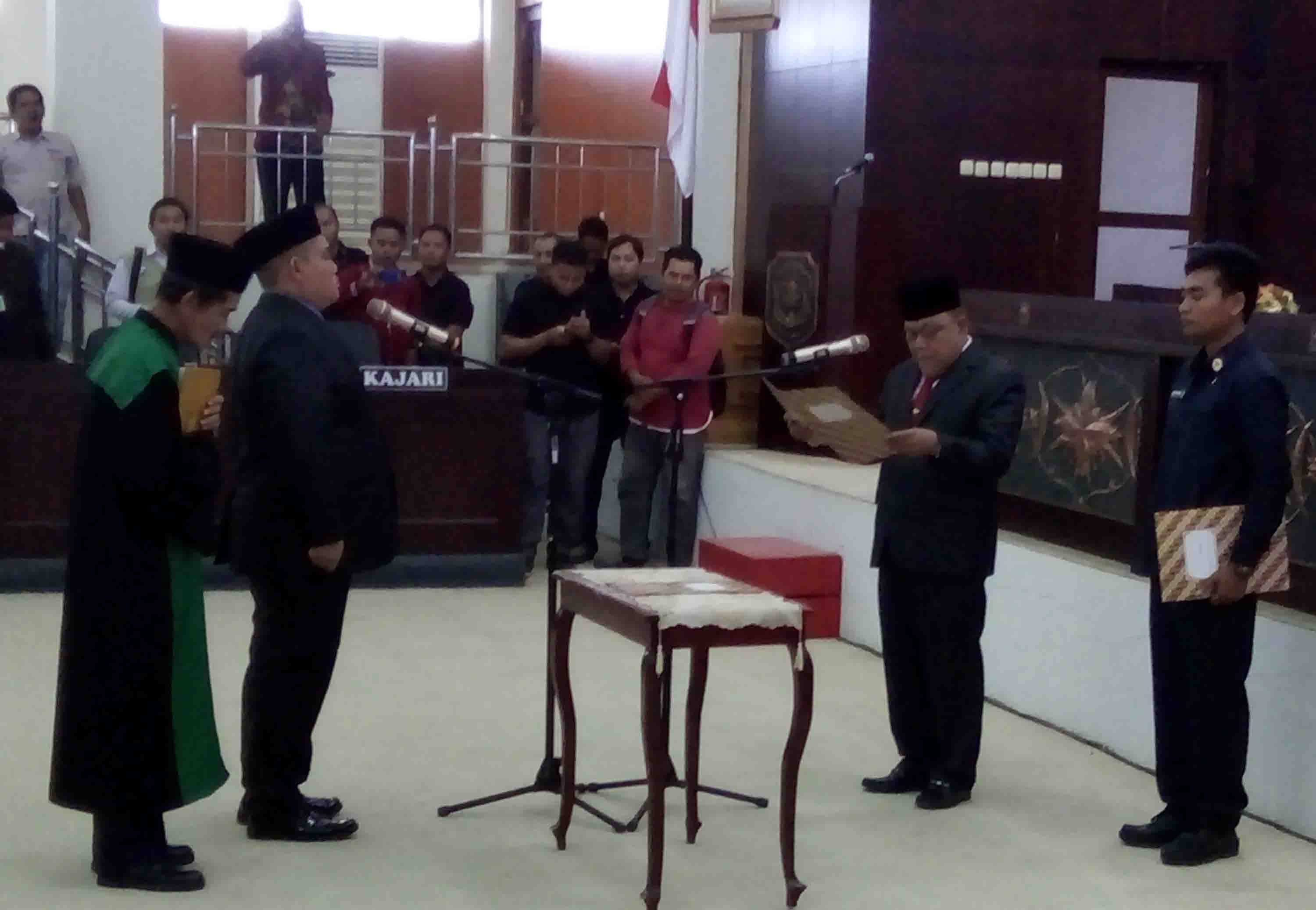 Resmi, DPRD Lantik Rabul Yakin Sebagai PAW Anggota DPRD Murung Raya
