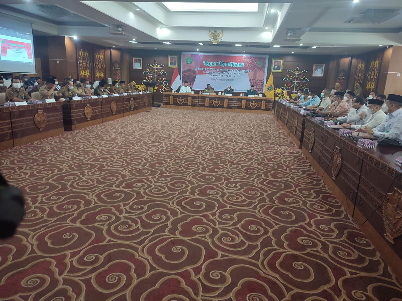 Asisten Bidang Pemerintahan dan Kesra Katma F. Dirun Buka Rakor Persiapan Penyelenggaraan Ibadah Haji Provinsi Kalteng Tahun 1443 H/2022 M