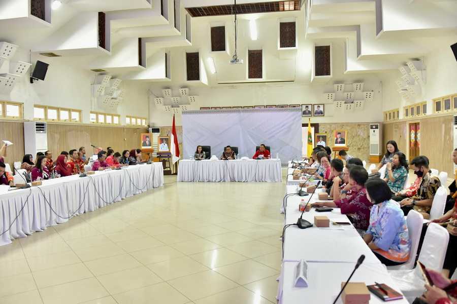 Bappedalitbang Prov. Kalteng Gelar Rapat Verifikasi dan Finalisasi Usulan Kab/Kota dan Pokir DPRD Pada Ranhir RKPD Prov. Kalteng Tahun 2025