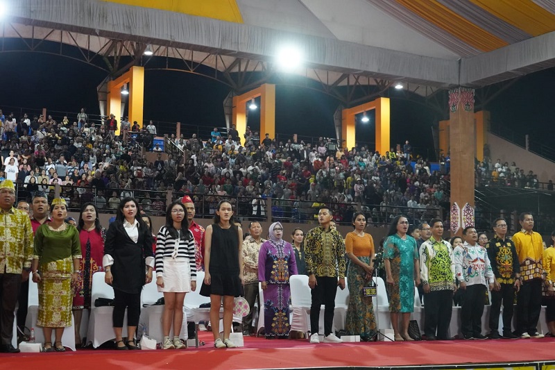 Didampingi Wagub Kalteng, Wamen Agama Indonesia Saiful Rahmat Dasuki Membuka PESPARAWI ke-17 Tingkat Prov. Kalteng Tahun 2024