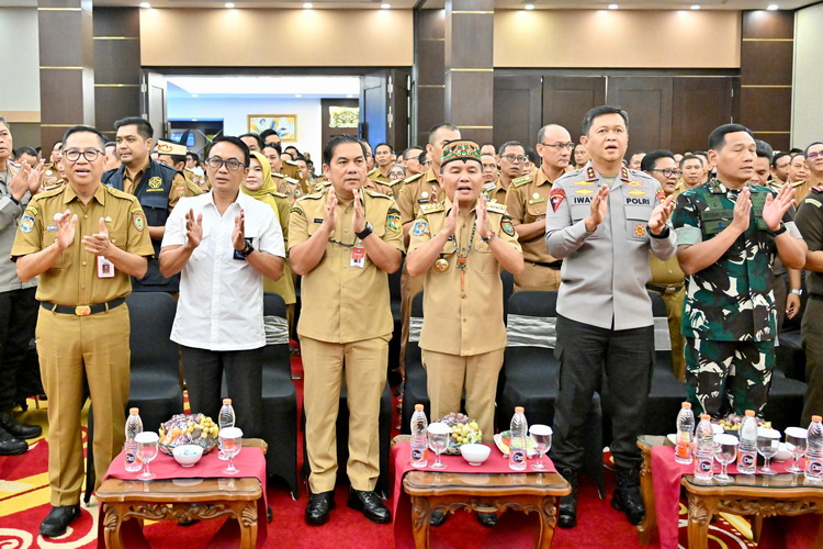 Kepala BAPPERIDA Tegaskan Pentingnya Penataan Wilayah dan Sinergi Antar Camat dalam Rapat Kerja FORCASI