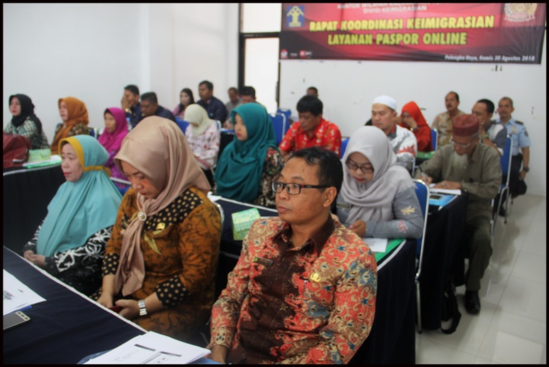 PERMUDAH MASYARAKAT PEROLEH LAYANAN PASPOR RI SECARA ONLINE, KANTOR WILAYAH LAKSANAKAN SOSIALISASI BAGI PERWAKILAN KELURAHAN DAN BIRO PERJALANAN HAJI/UMROH