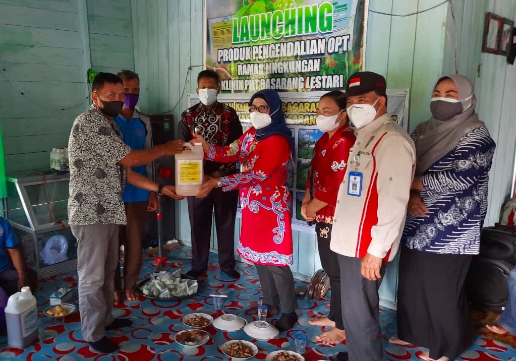 Kadis TPHP Launching Produk Pengendalian OPT Ramah Lingkungan Klinik PHT Basarang Lestari