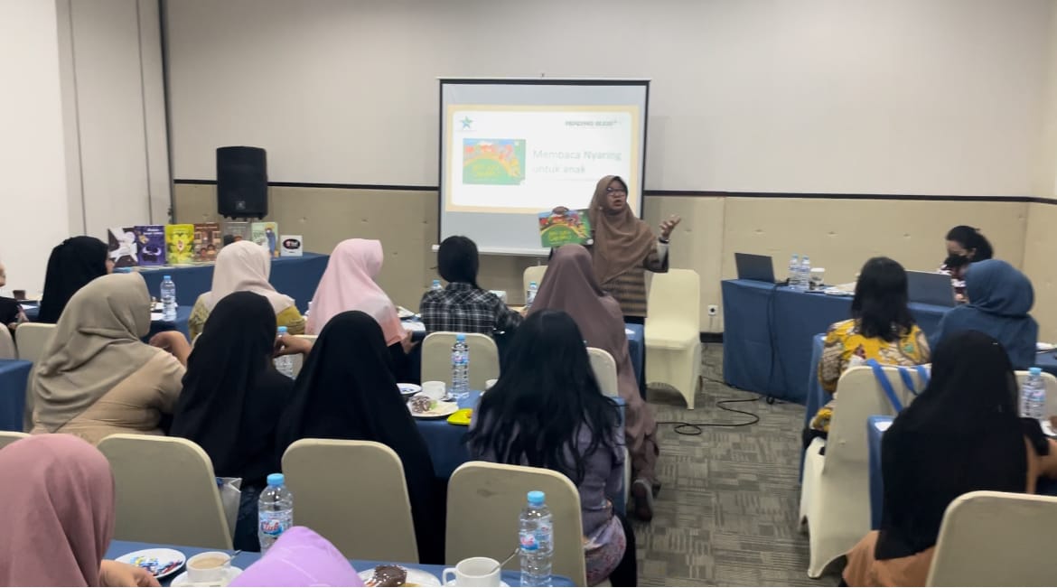 Kembangkan Minat Baca Masyarakat, Perpusnas RI bersama Dispursip Prov. Kalteng Gelar Pelatihan Membaca Nyaring