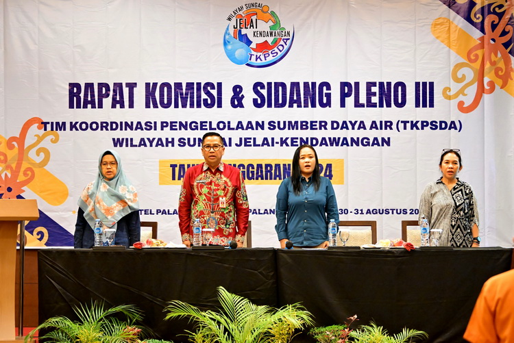 Kepala Bappedalitbang selaku Ketua TKPSDA WS Jelai-Kendawangan Buka Rapat Komisi dan Sidang Pleno Ke-III TKPSDA WS Jelai-Kendawangan Tahun 2024