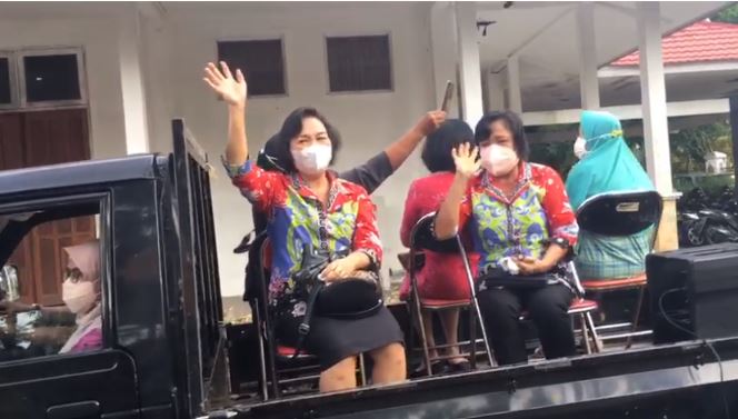 BKD Kalteng Kembali Gelar Tradisi Arak-Arak Pelepasan Purna Tugas ASN 