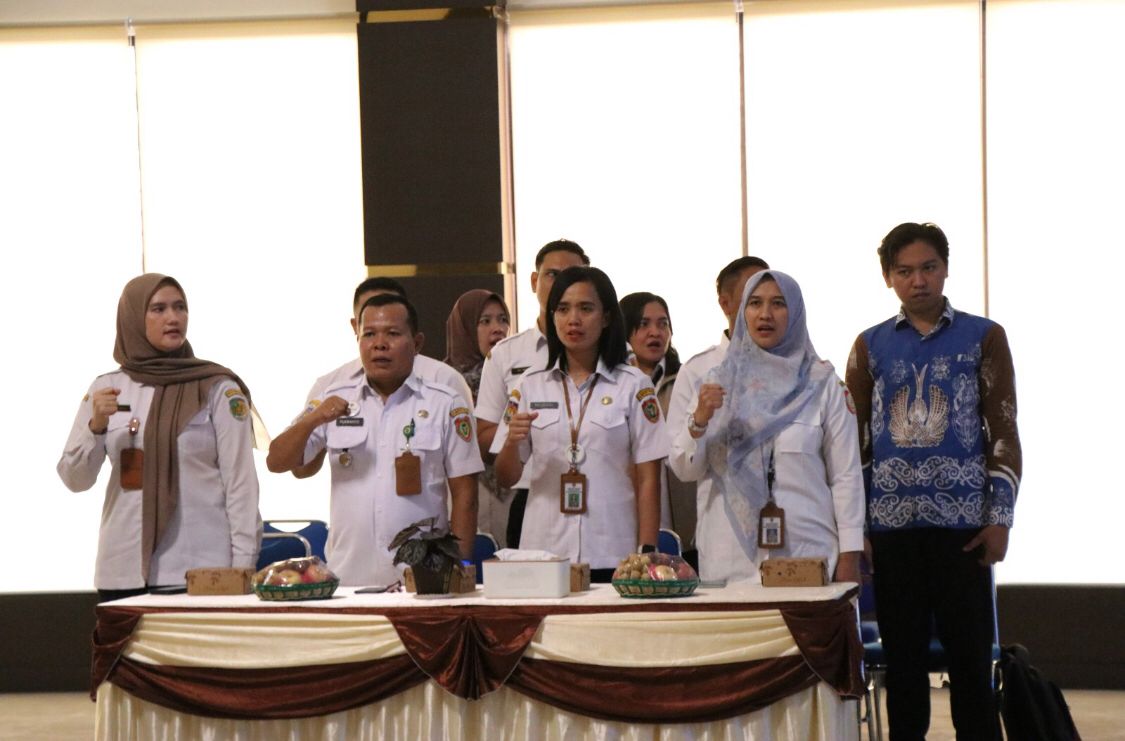Penyerahan Purna Praja Lulusan IPDN Angkatan XXX Tahun 2023 Prov. Kalteng ke BKPSDM Kabupaten/Kota