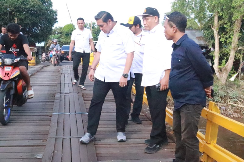 Wabup Pulang Pisau Tinjau Peningkatan Jalan Desa Bahaur