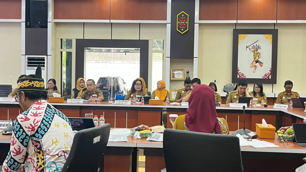 PPID Pelaksana Biro Organisasi Paparkan Inovasi, Strategi dan Komitmen Keterbukaan Informasi pada Uji Publik PPID Prov Kalimantan Tengah