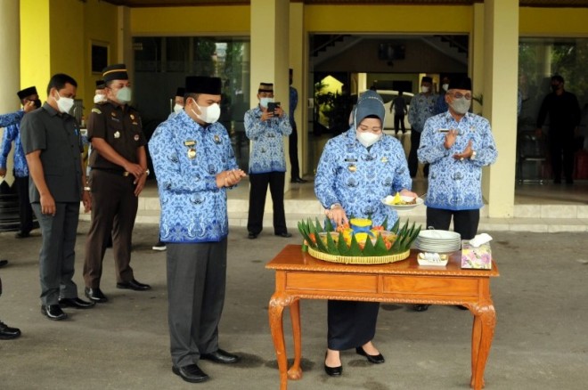 Peringatan HUT ke-50 Korpri, Bupati Hj Nurhidayah Ajak ASN Kobar Tingkatkan Profesionalitas