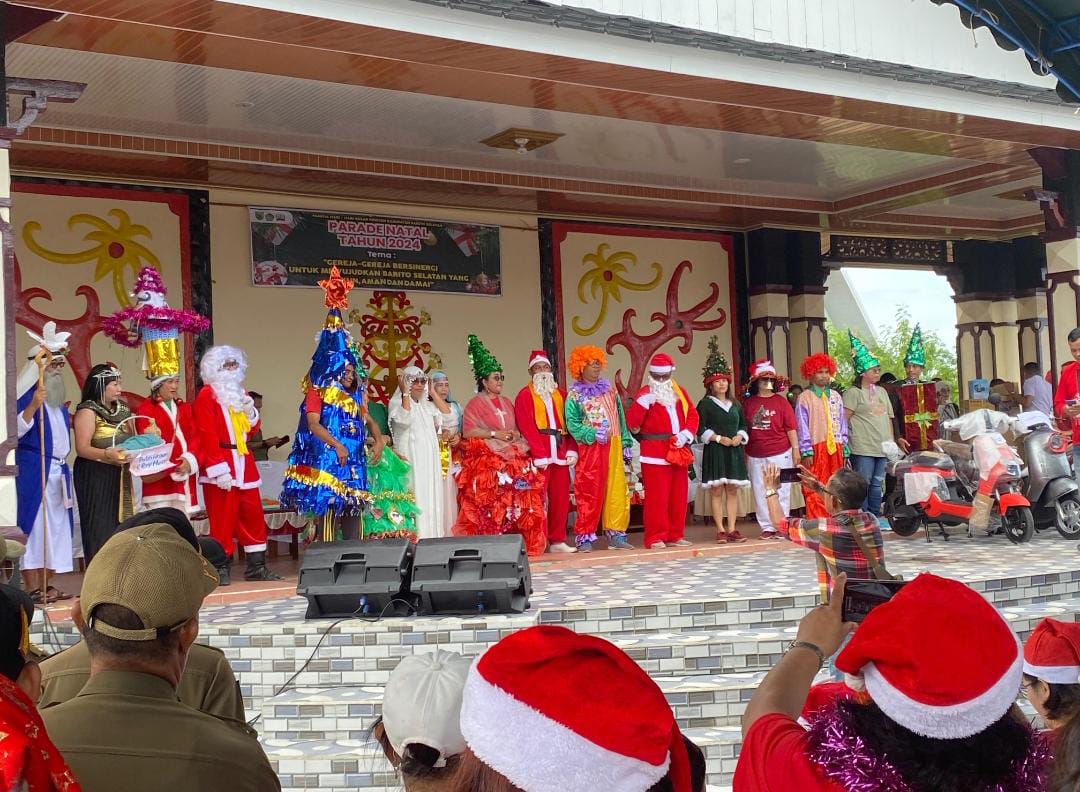 Ratusan Jemaat Kristiani di Kota Buntok Rasakan Kemeriahan Parade Natal 2024