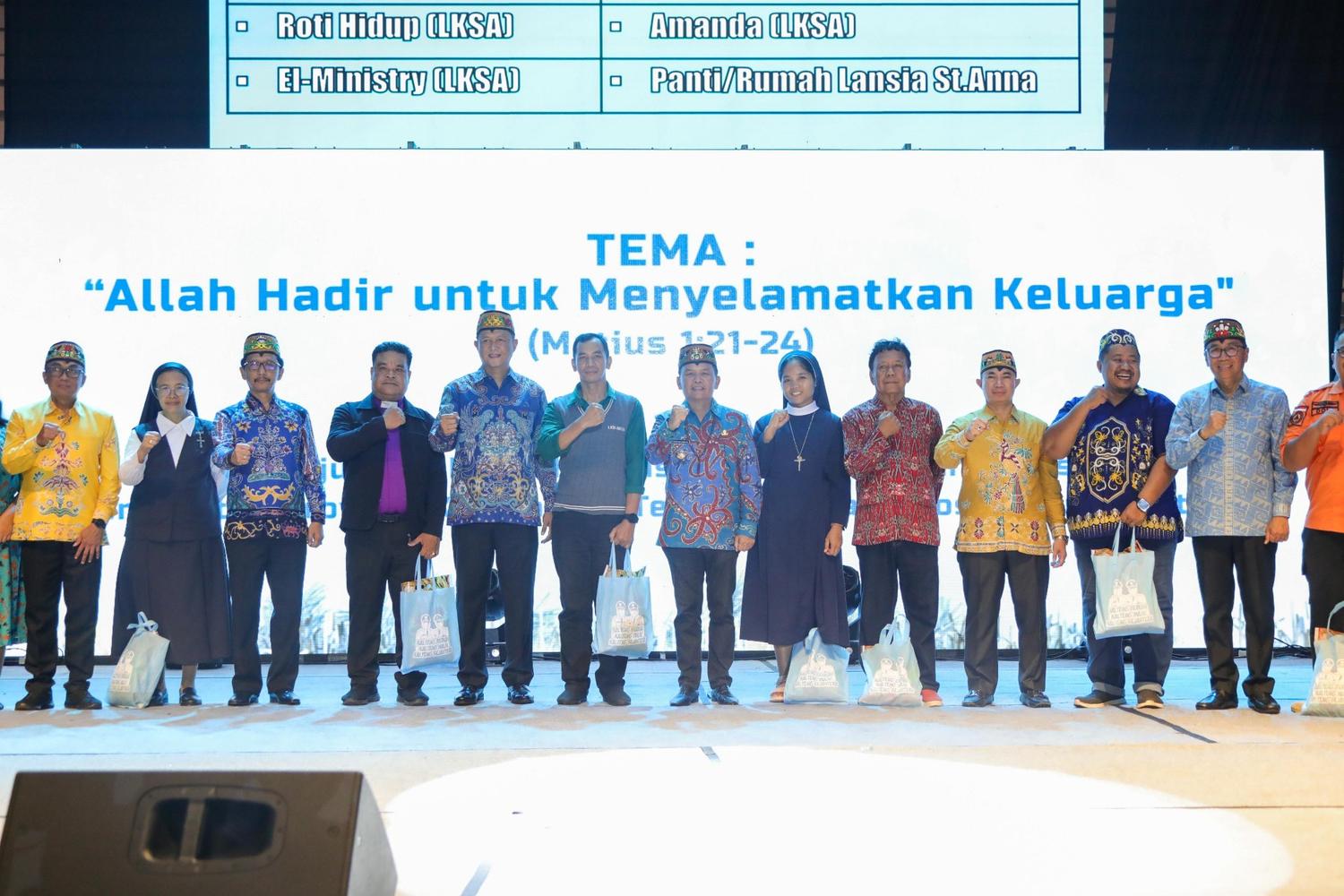 Gubernur Kalteng Hadiri Ibadah dan Perayaan Natal Bersama Pemprov Kalteng 2025, Teguhkan Kasih Allah dan Kebersamaan   