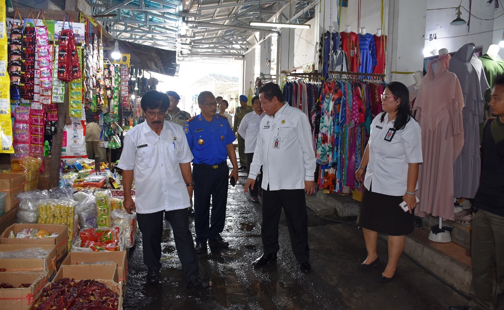 Persiapan Verifikasi Adipura, OPD Terkait Meninjau Pasar Kapuas