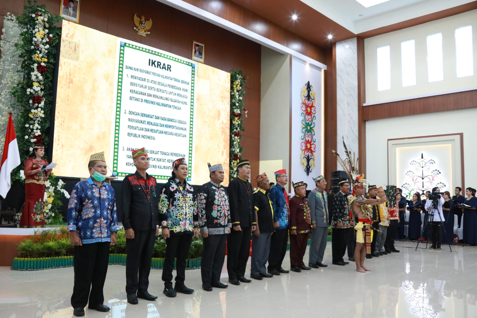 Hadiri Hasupa Hasundau, Gubernur Sugianto Sabran Minta Seluruh Masyarakat Kalteng Jaga Persatuan dan Kesatuan Guna Sukseskan Pemilu dan Pilkada 2024