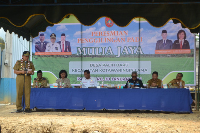 Pj. Bupati Kobar Resmikan Penggilingan Padi Mulia Jaya Desa Palih Baru