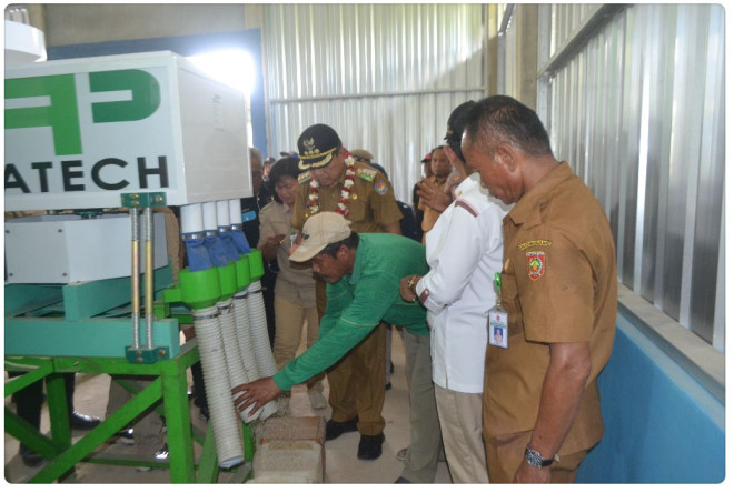 Pj. Bupati Kobar Resmikan Penggilingan Padi Mulia Jaya Desa Palih Baru