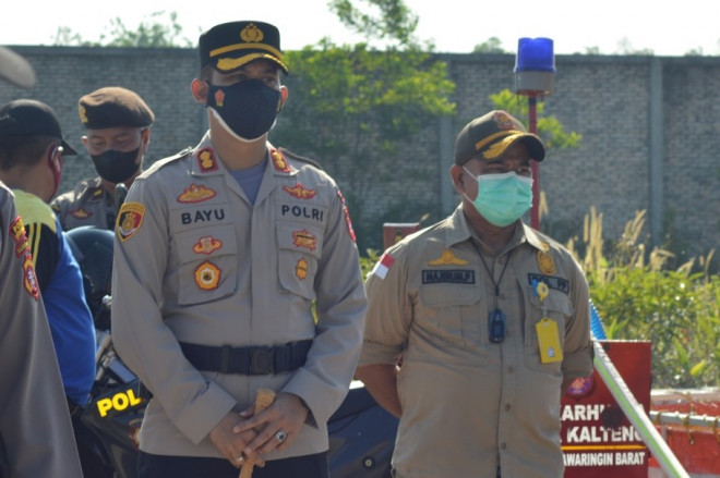 Personel Satpol PP dan Damkar Kobar Ikuti Apel Kesiapsiagaan dan Simulasi Karhutla Tahun 2022