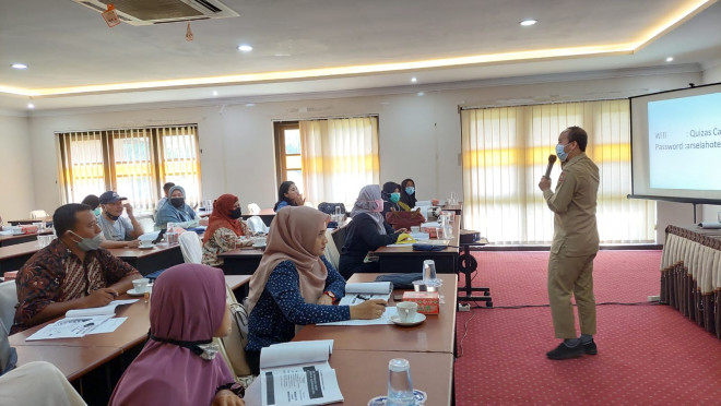 52 Pelaku Usaha di Kecamatan Arsel Ikuti Bimtek Perizinan Usaha Berbasis Risiko