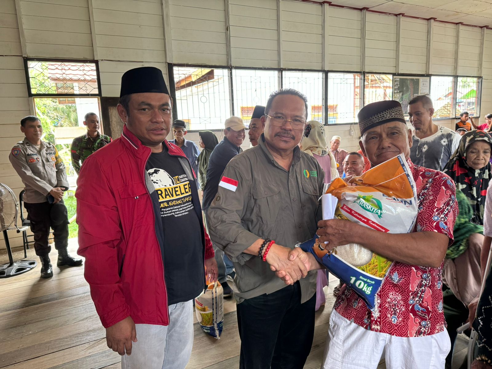 Hari Ketiga “Kalteng Berbagi Berkah” Tahap 2, Sekda H. Nuryakin Kembali Buka Pasar Murah pada Dua Desa di Kabupaten Murung Raya