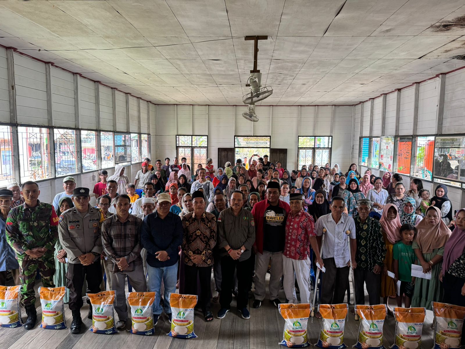 Hari Ketiga “Kalteng Berbagi Berkah” Tahap 2, Sekda H. Nuryakin Kembali Buka Pasar Murah pada Dua Desa di Kabupaten Murung Raya