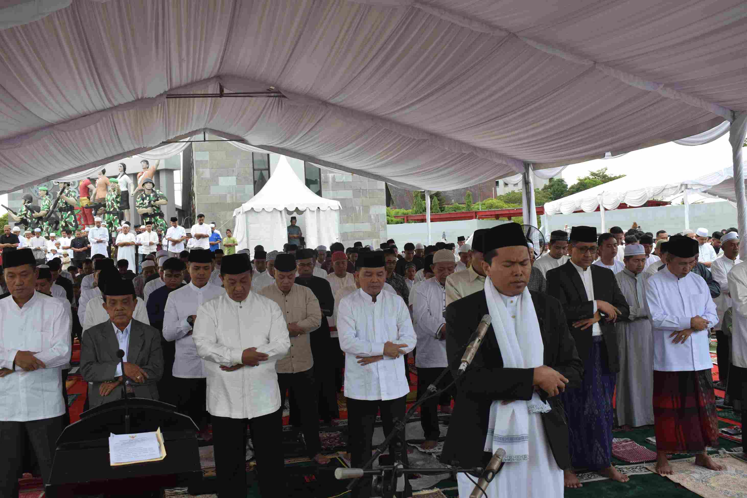 Kepala Dislutkan Ikuti Shalat Idulfitri Pemprov Kalteng Tahun 2025 M / 1446 H