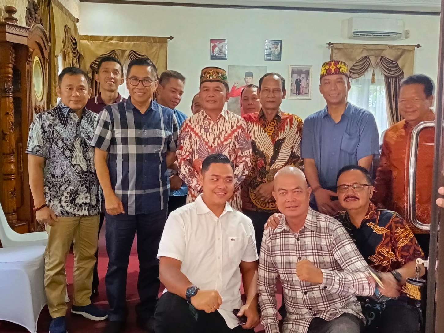Kepala BAPPERIDA Prov. Kalteng Dampingi Gubernur Kunjungi Kediaman Ketua DPRD Kalimantan Tengah