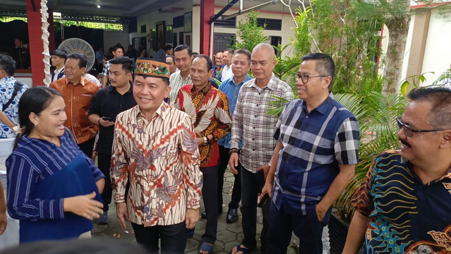 Kepala BAPPERIDA Prov. Kalteng Dampingi Gubernur Kunjungi Kediaman Ketua DPRD Kalimantan Tengah