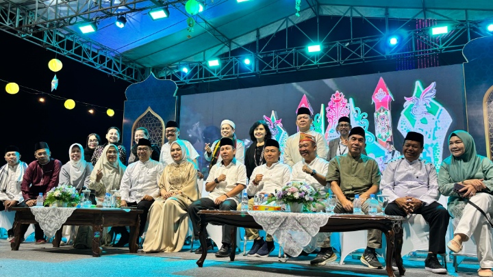 Kepala BAPPERIDA Kalteng Hadiri Gema Pawai Takbir Sambut Idul Fitri 1446 H di Palangka Raya, Dampingi Gubernur Kalteng dan Sejumlah Pejabat Daerah