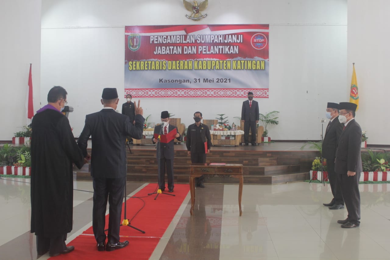 Sekda Kalteng Hadiri Acara Pengambilan Sumpah Janji Jabatan Sekda Katingan
