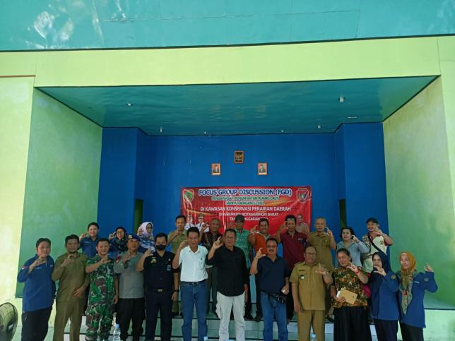 Kadislutkan Prov. Kalteng Buka FGD Pengawasan Pemanfaatan Ruang Laut sampai dengan 12 Mil di KKPD Kobar