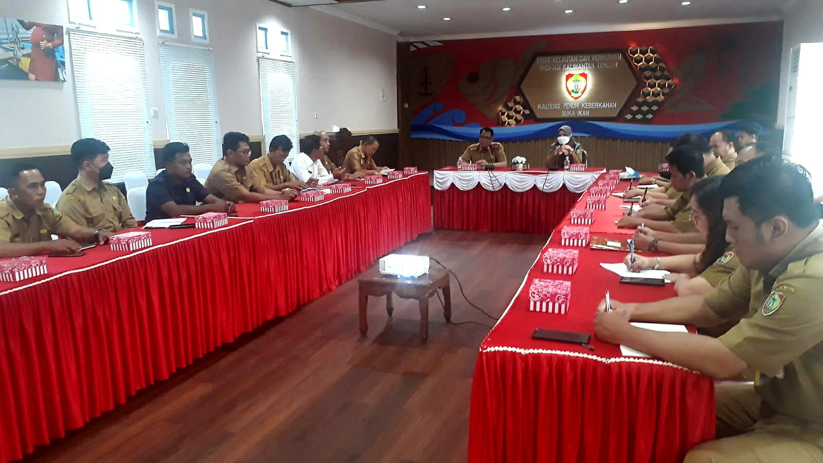 Mantapkan Komitmen, Kadislutkan Prov. Kalteng Pimpin Rapat Shrimp Estate
