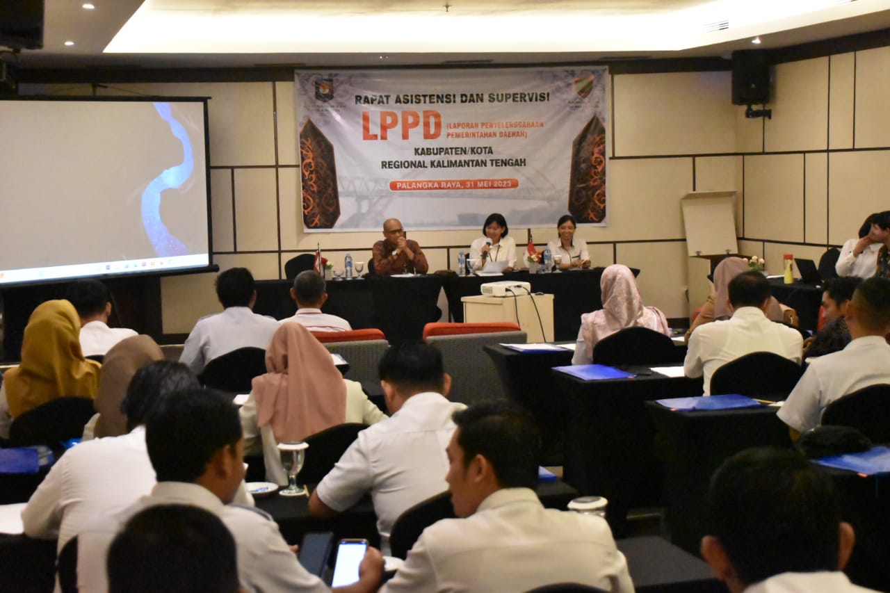 Kabiro Pemerintahan Otda Akhmad Husain Pimpin Rapat Asistensi dan Supervisi LPPD Kabupaten/Kota Regional Kalteng