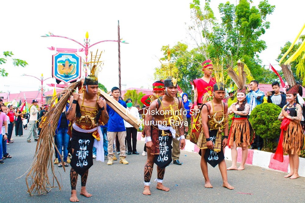 Bupati Mura Lepas Peserta Karnaval Budaya Festival Tira Tangka Balang Tahun 2019