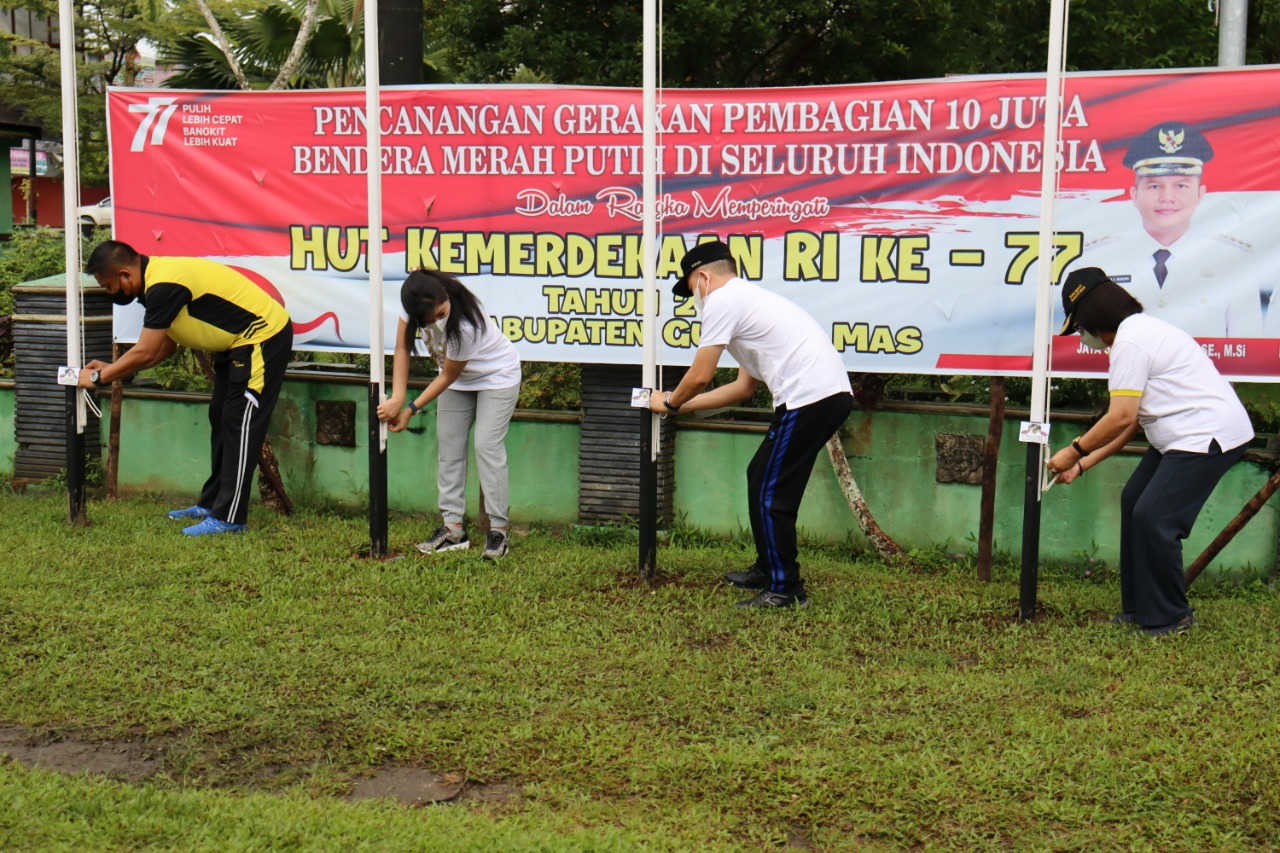 Pemkab Gumas Gelar Pencanangan Gerakan Pembagian Satu Juta Bendera Merah Putih