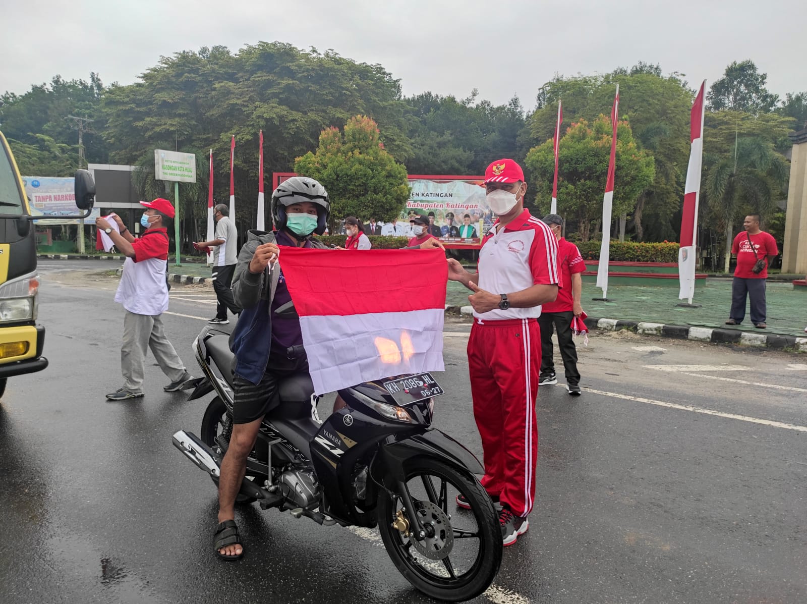 Tumbuhkan Rasa Nasionalisme, Pemkab Katingan Ajak Masyarakat  Kibarkan Bendera Merah Putih