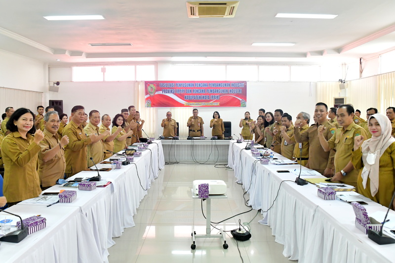 Kepala Bappedalitbang Prov. Kalteng Buka Fasilitasi Penyusunan RPIP dan RPIK