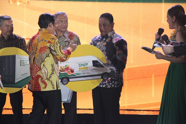 Wagub Kalteng Edy Pratowo Terima Apresiasi Berupa Bantuan Mobil Operasional Untuk Kegiatan SPHP dari Kepala BPN