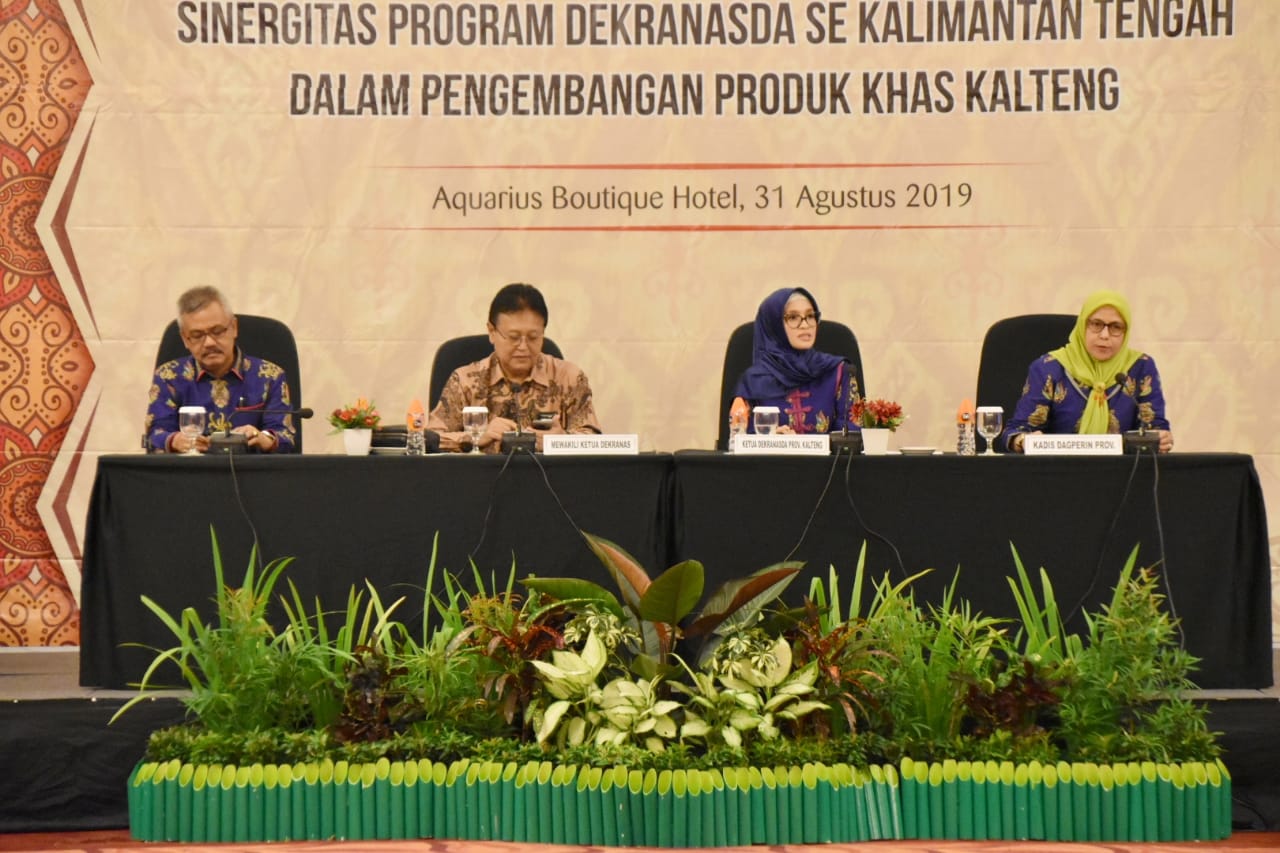 Gubernur Kalteng Harapkan Pengurus Dekranasda se-Kalteng Bekerja Secara Maksimal dalam Membina dan Mengembangkan Industri Kerajinan