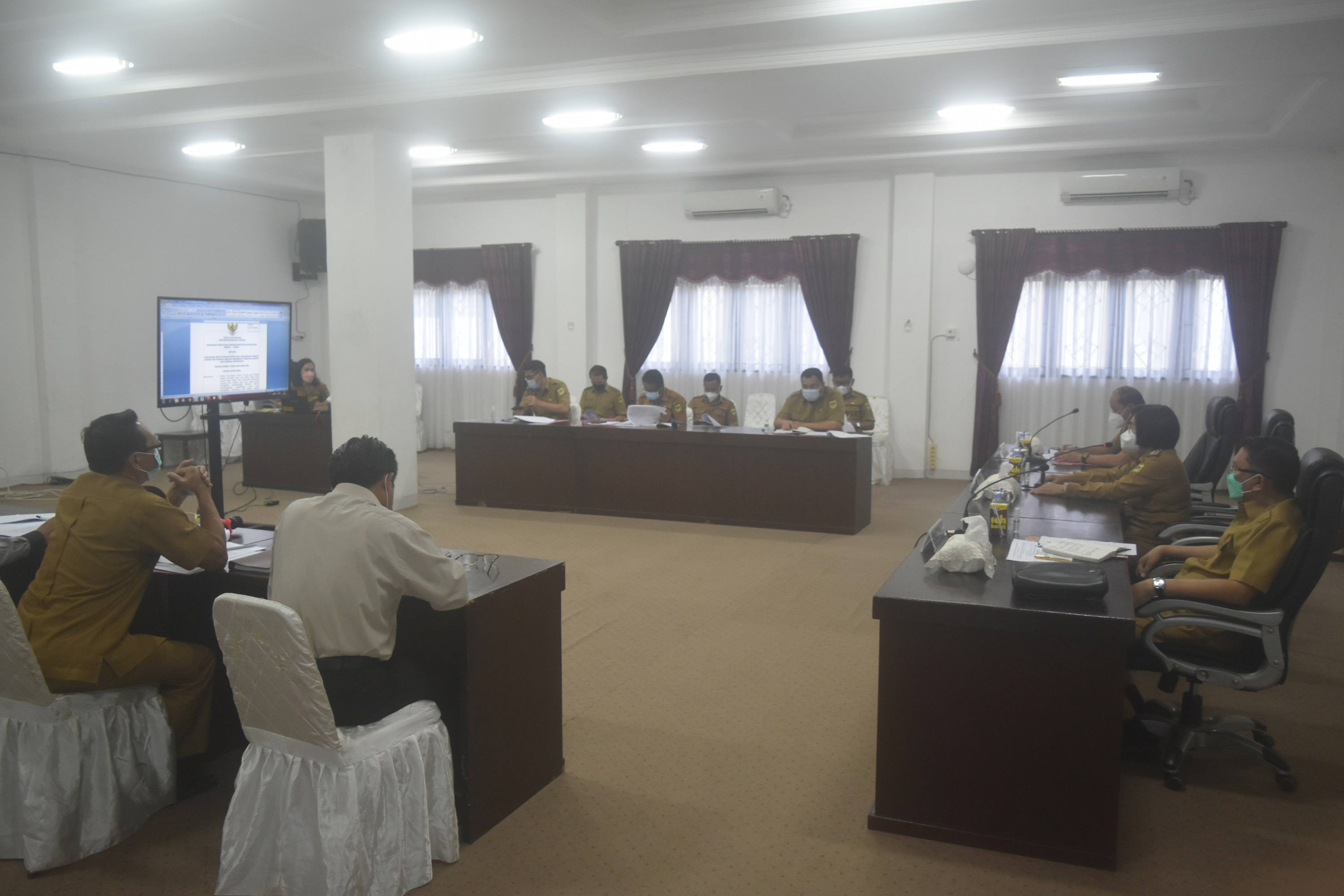 Wakil Bupati Gunung Mas Pimpin Rapat Raperda Badan Usaha Milik Daerah