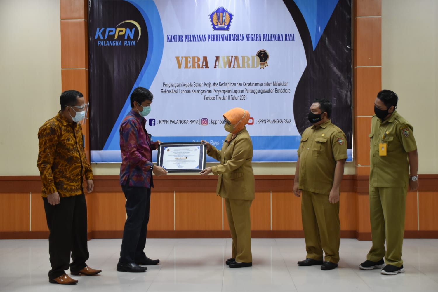 Disdagperin Prov Kalteng Raih Penghargaan Vera Award