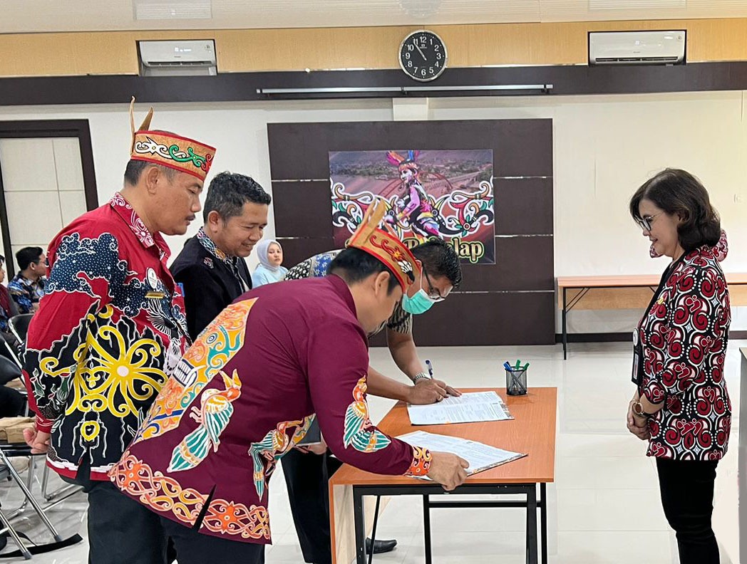Kepala Dinas P3APPKB Pimpin Sertijab di Lingkungan Dinas P3APPKB Prov. Kalteng