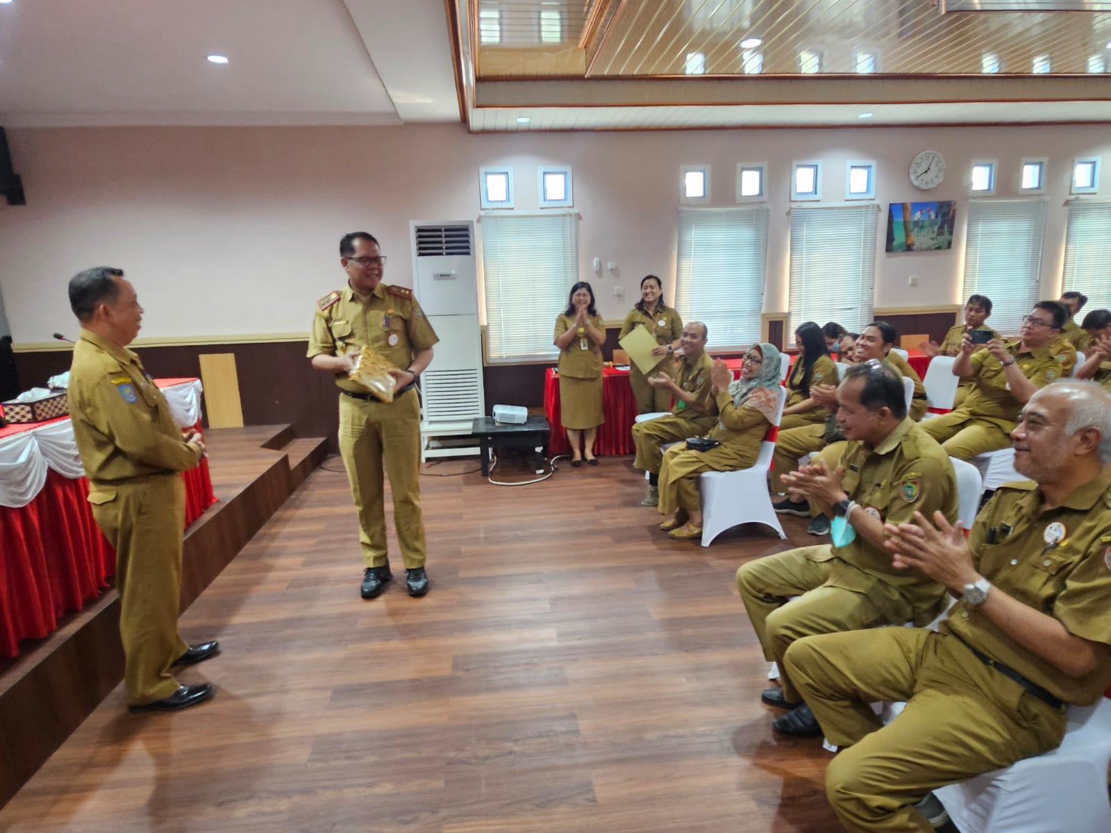 Dislutkan Prov. Kalteng Apresiasi Pegawai Purna Tugas