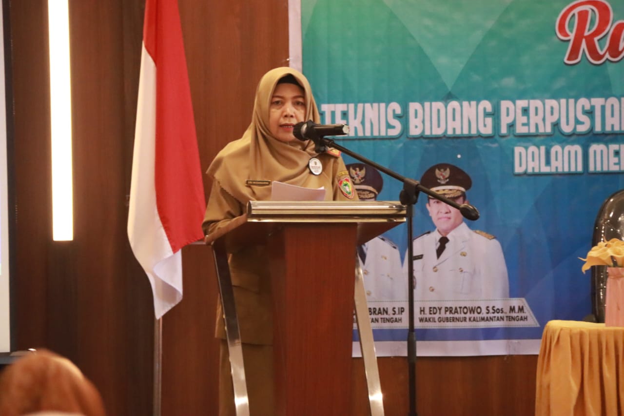 Asisten Ekbang Sri Widanarni Buka Rakernis Bidang Perpustakaan Tingkat Provinsi Kalteng Tahun 2023