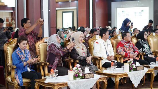 Kadisbudpar Prov. Kalteng Dukung Pengembangan Desain Kriya dan Wastra untuk Dorong Daya Saing Produk Lokal