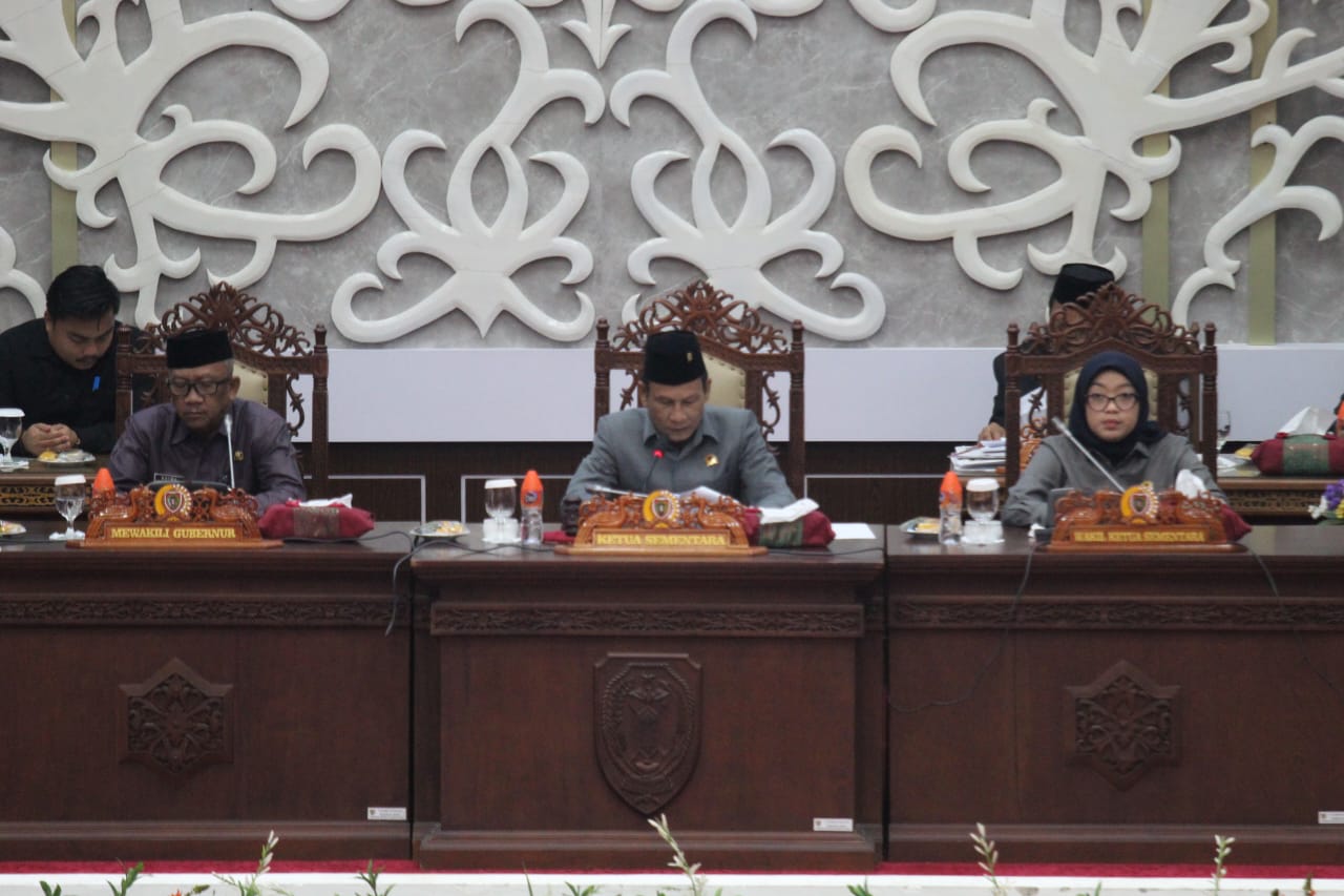 Plt Sekda Prov. Kalteng M. Katma F. Dirun Hadiri Rapur ke-2 Masa Persidangan I Tahun Sidang 2024